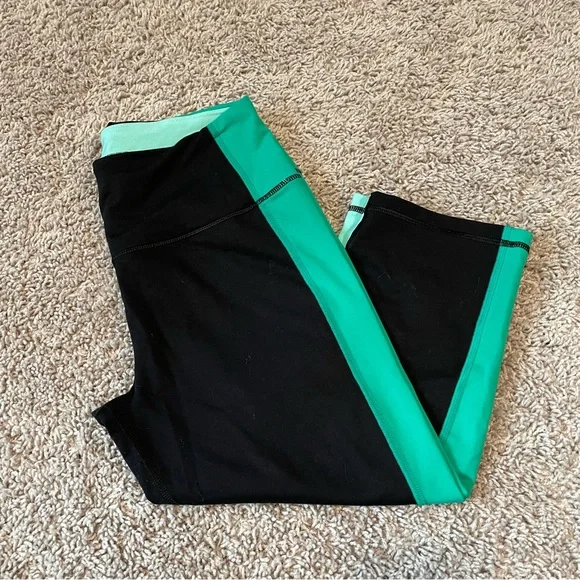 Victoria secret sport capri leggings medium inseam 16” - Picture 1 of 4
